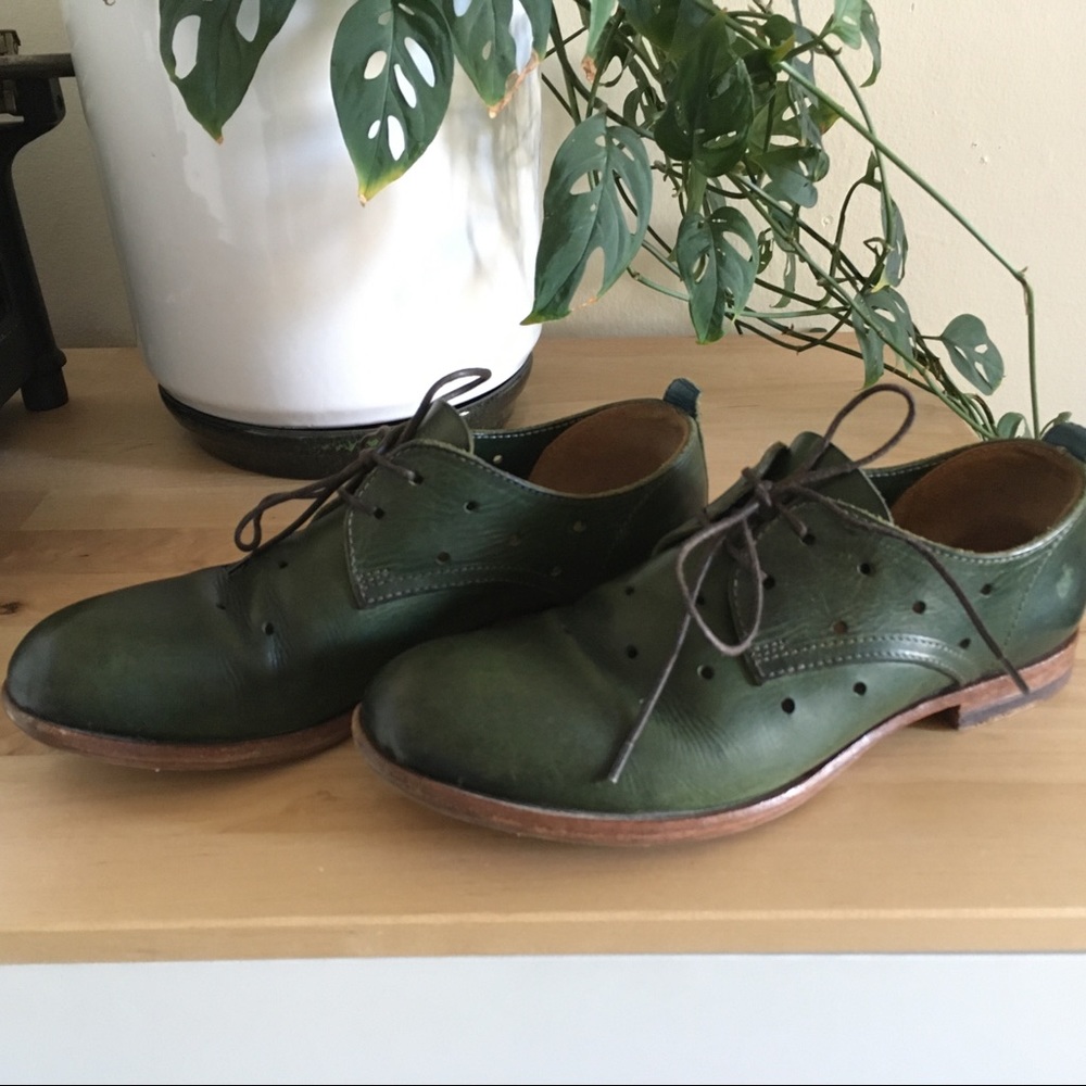MOMA Green Perforated Oxford Shoes